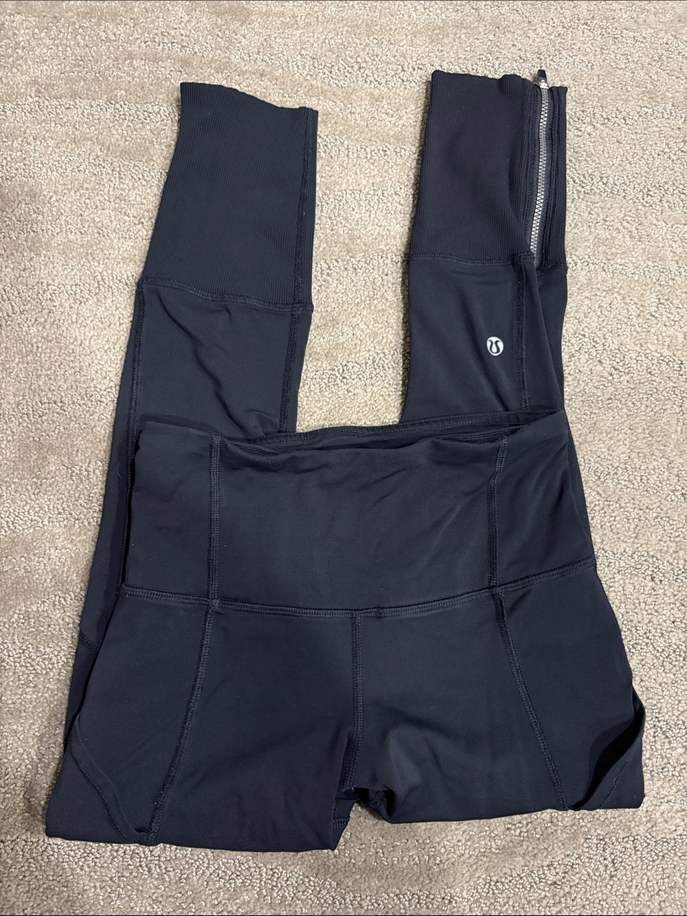 Lululemon High-Rise Black Workout Leggings with Leg Zipper size 2